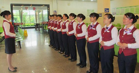 老旧CT拆机现场：二手医疗设备怎么卖才不亏？